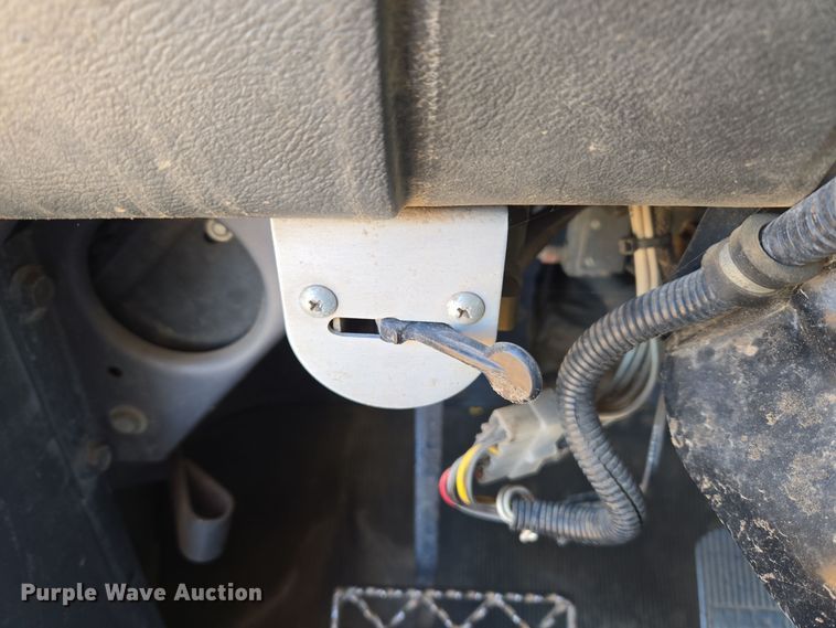 image for item DO1755 1994 Mack RD688S winch truck