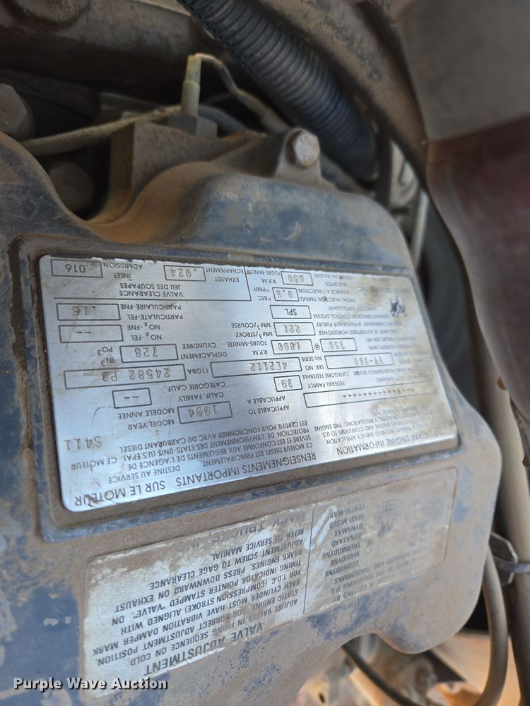 image for item DO1755 1994 Mack RD688S winch truck