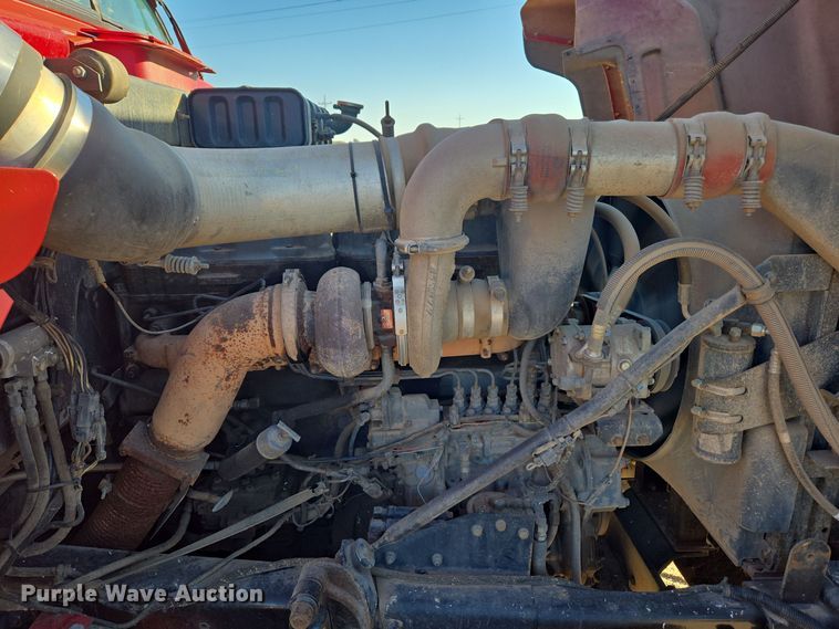 image for item DO1755 1994 Mack RD688S winch truck