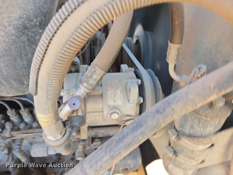 image for item DO1755 1994 Mack RD688S winch truck