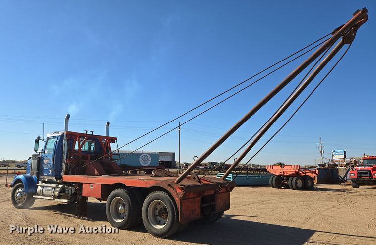 image for item DO1756 1999 Western Star 4964EX winch truck