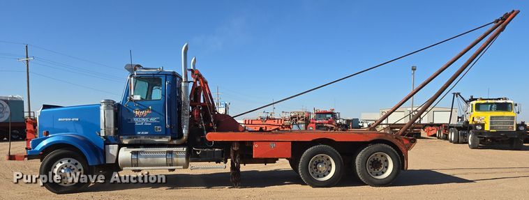 image for item DO1756 1999 Western Star 4964EX winch truck