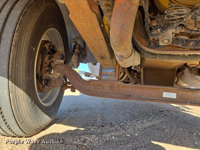 image for item DO1756 1999 Western Star 4964EX winch truck