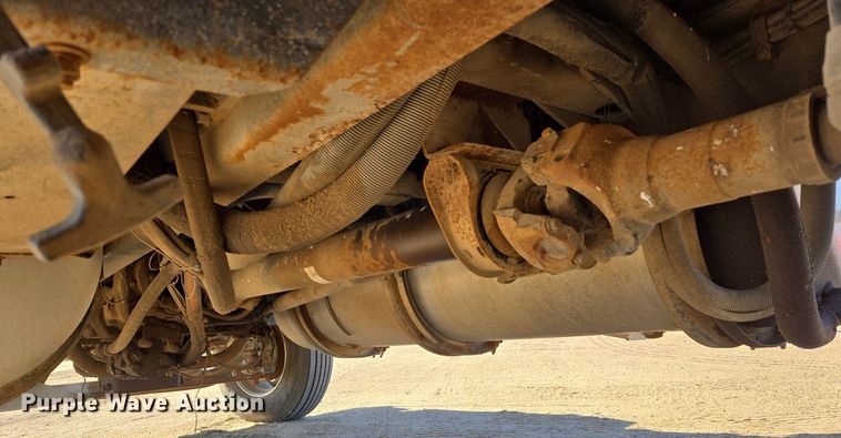 image for item DO1756 1999 Western Star 4964EX winch truck