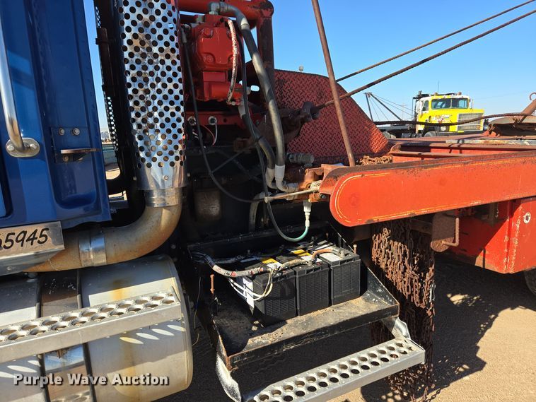 image for item DO1756 1999 Western Star 4964EX winch truck