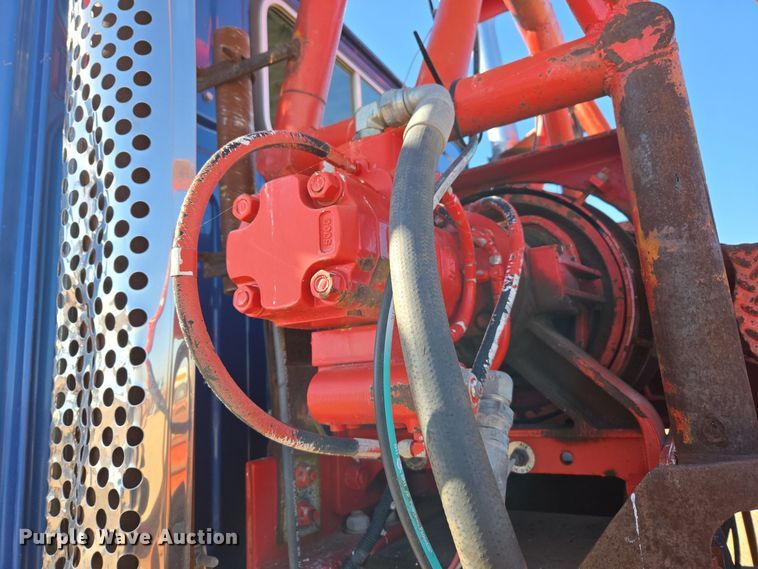 image for item DO1756 1999 Western Star 4964EX winch truck