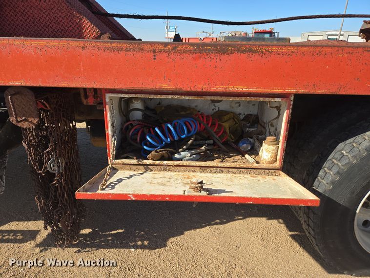image for item DO1756 1999 Western Star 4964EX winch truck