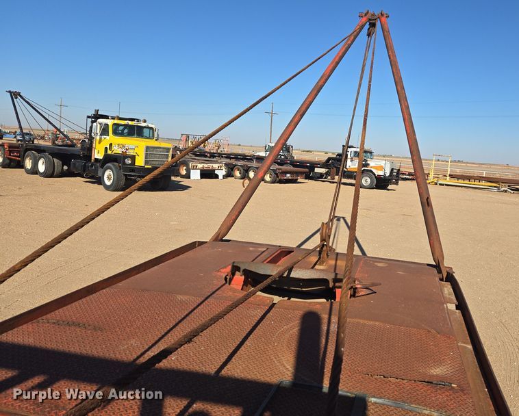 image for item DO1756 1999 Western Star 4964EX winch truck