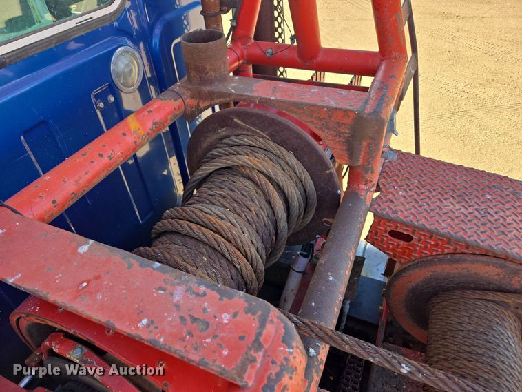 image for item DO1756 1999 Western Star 4964EX winch truck