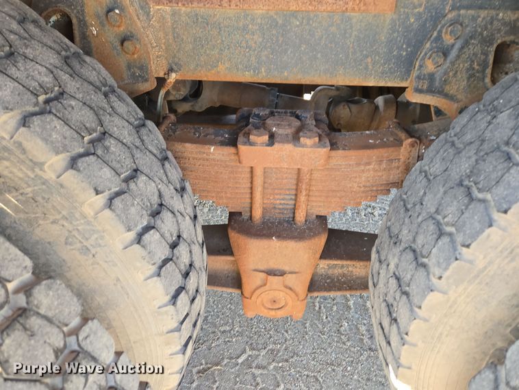 image for item DO1756 1999 Western Star 4964EX winch truck
