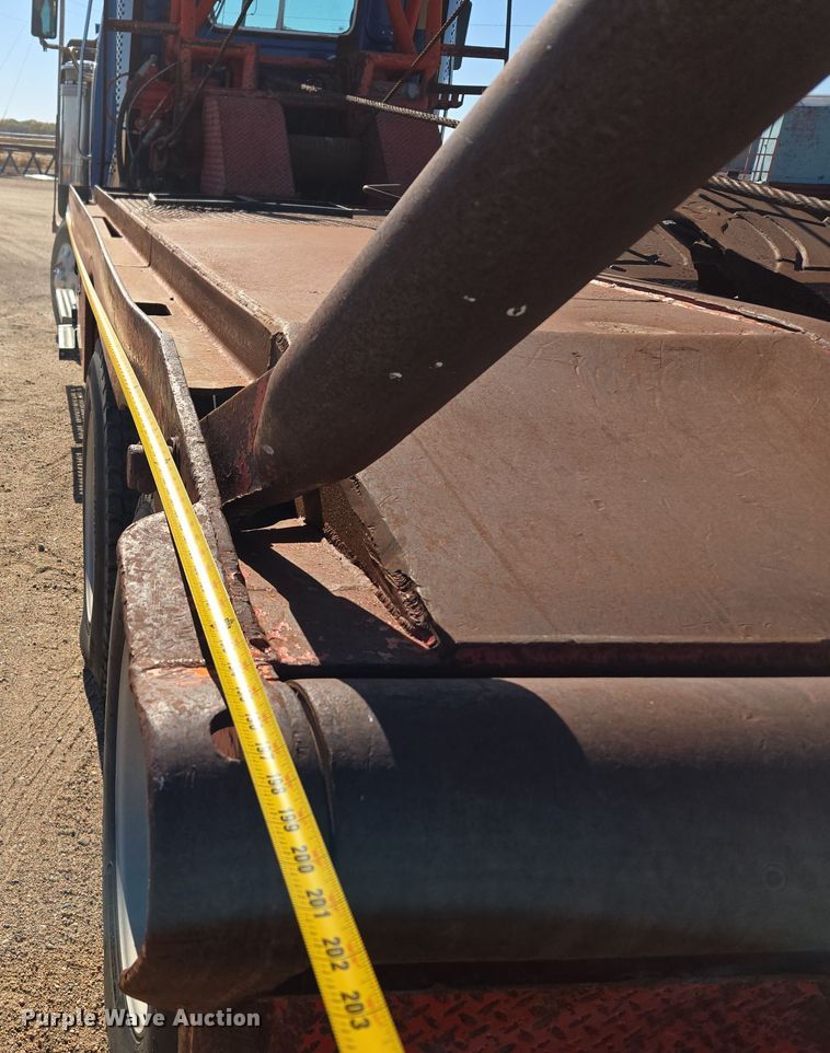 image for item DO1756 1999 Western Star 4964EX winch truck