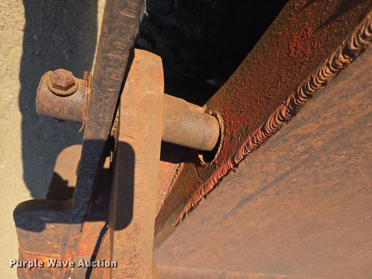 image for item DO1756 1999 Western Star 4964EX winch truck