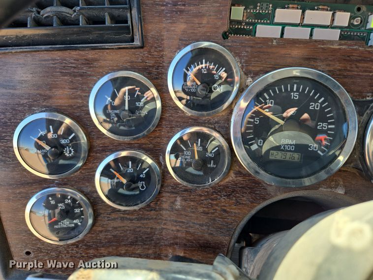 image for item DO1756 1999 Western Star 4964EX winch truck