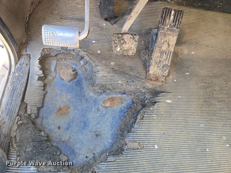 image for item DO1756 1999 Western Star 4964EX winch truck