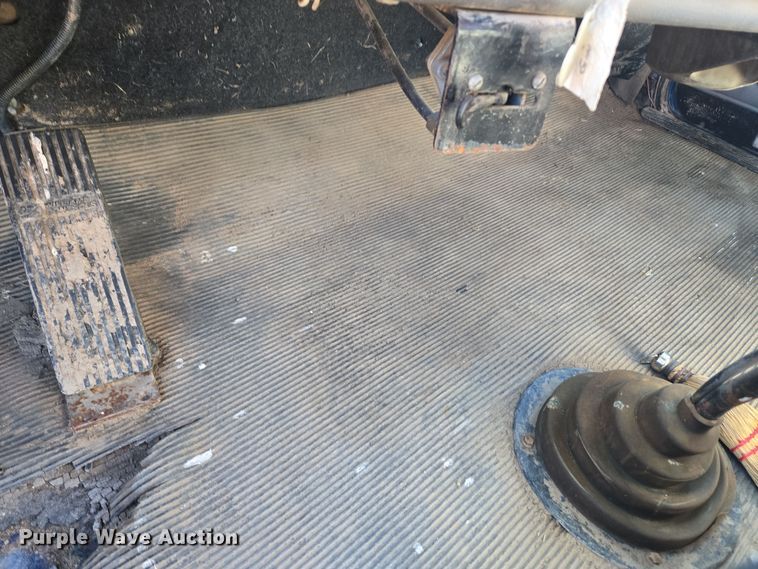 image for item DO1756 1999 Western Star 4964EX winch truck