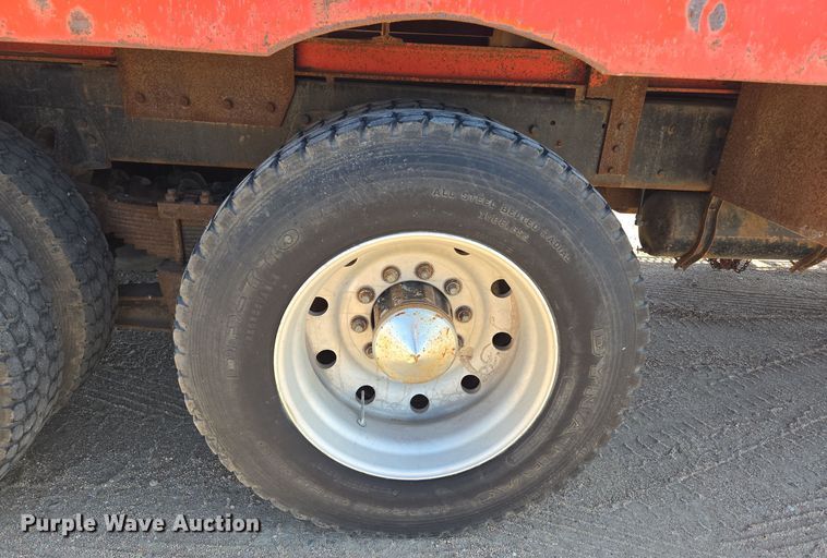 image for item DO1756 1999 Western Star 4964EX winch truck