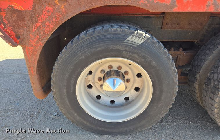 image for item DO1756 1999 Western Star 4964EX winch truck