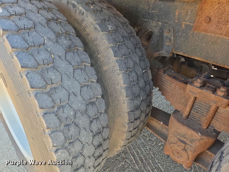 image for item DO1756 1999 Western Star 4964EX winch truck