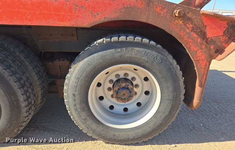 image for item DO1756 1999 Western Star 4964EX winch truck