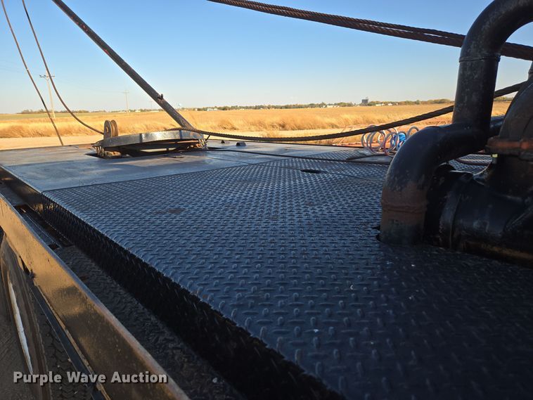 image for item DO1757 1991 International Paystar 5000 winch truck