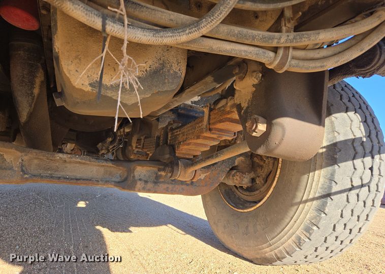 image for item DO1757 1991 International Paystar 5000 winch truck