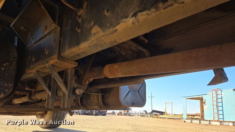 image for item DO1757 1991 International Paystar 5000 winch truck