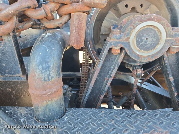 image for item DO1757 1991 International Paystar 5000 winch truck