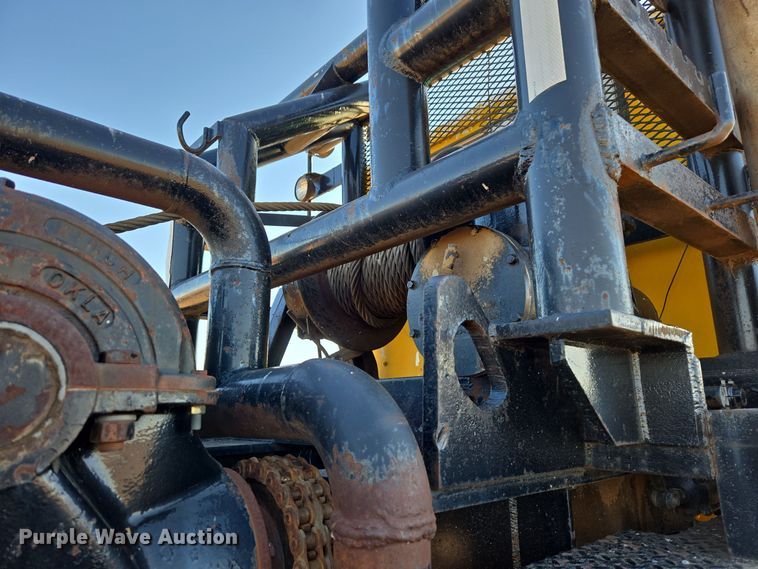 image for item DO1757 1991 International Paystar 5000 winch truck