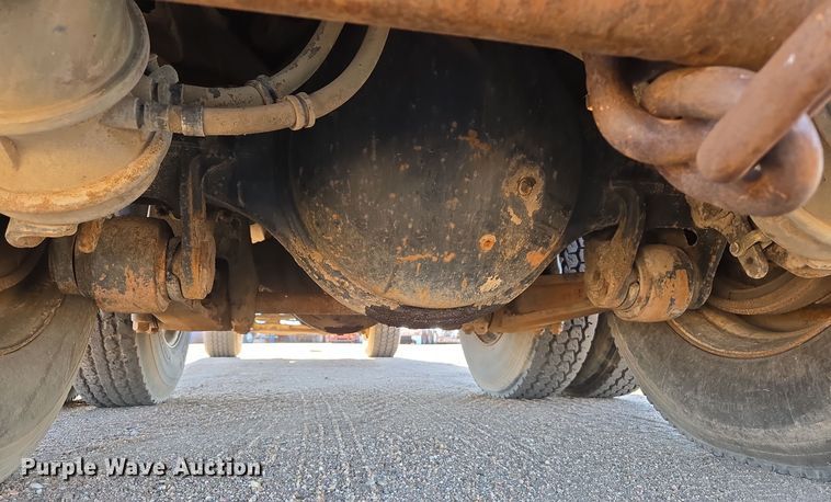 image for item DO1757 1991 International Paystar 5000 winch truck