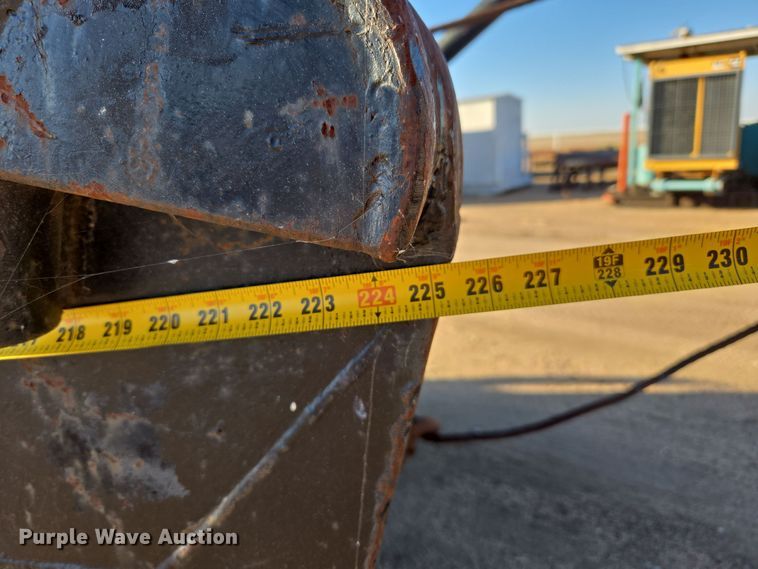 image for item DO1757 1991 International Paystar 5000 winch truck