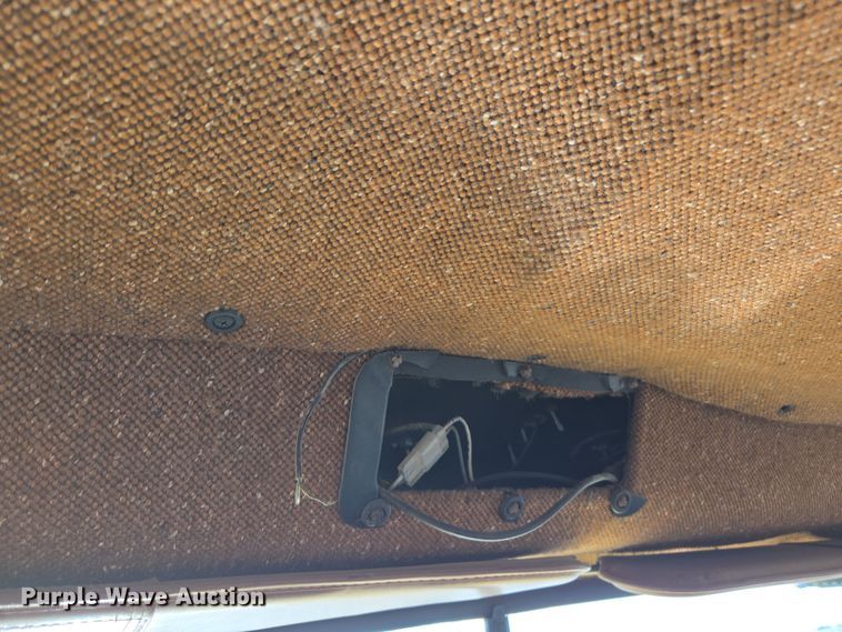 image for item DO1757 1991 International Paystar 5000 winch truck