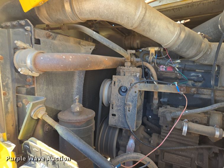 image for item DO1757 1991 International Paystar 5000 winch truck