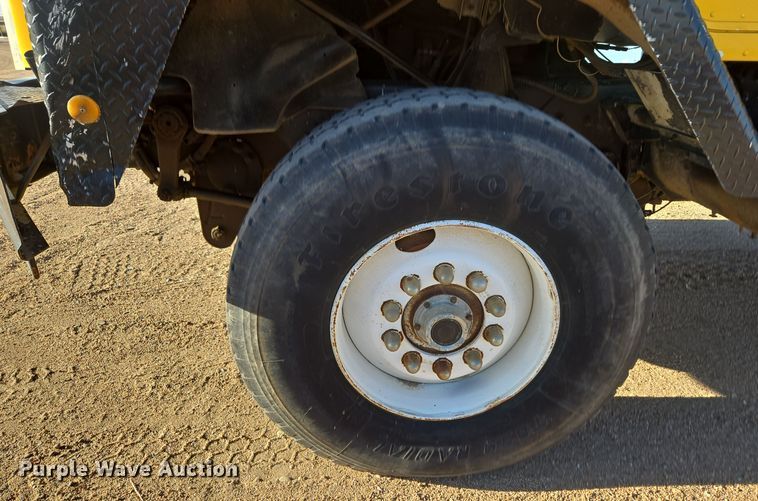 image for item DO1757 1991 International Paystar 5000 winch truck