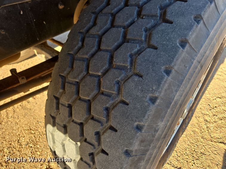 image for item DO1757 1991 International Paystar 5000 winch truck