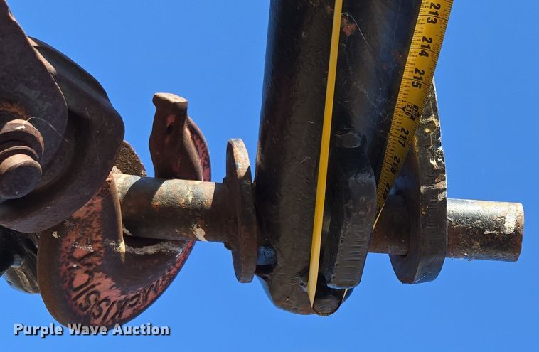 image for item DO1757 1991 International Paystar 5000 winch truck