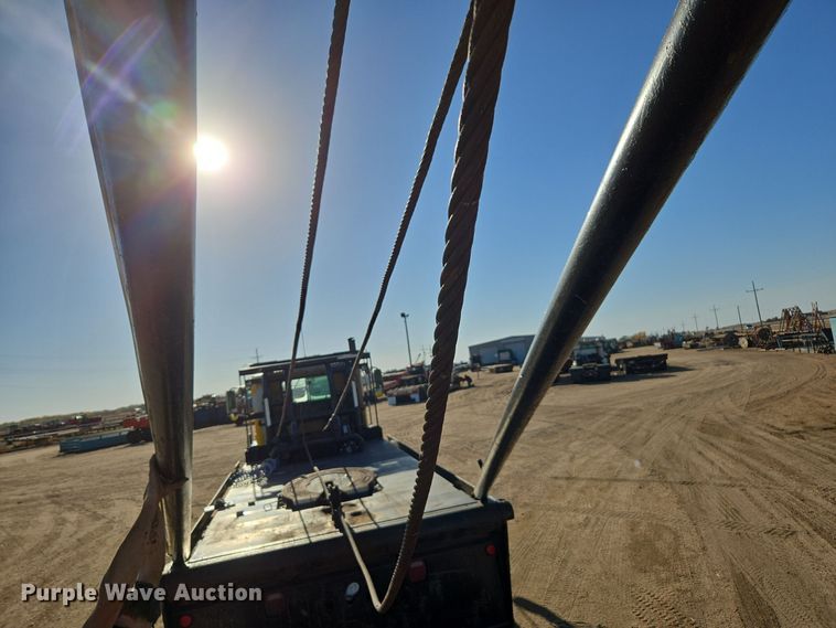 image for item DO1757 1991 International Paystar 5000 winch truck