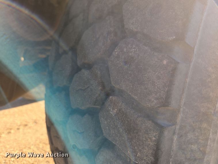 image for item DO1757 1991 International Paystar 5000 winch truck