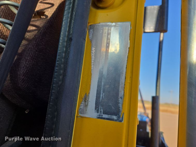 image for item DO1757 1991 International Paystar 5000 winch truck