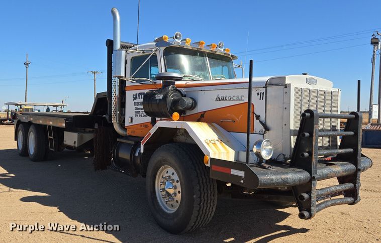 image for item DO1763 1981 Autocar winch truck