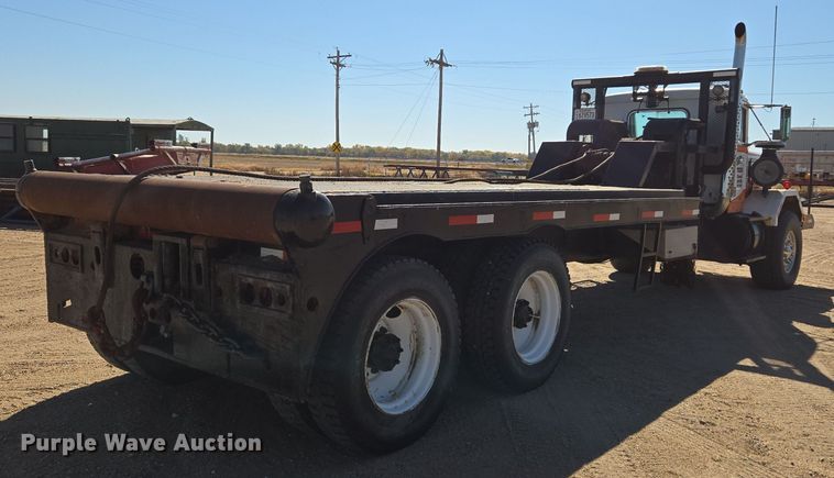 image for item DO1763 1981 Autocar winch truck