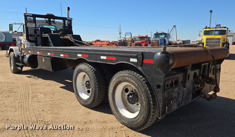 image for item DO1763 1981 Autocar winch truck