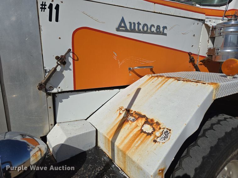 image for item DO1763 1981 Autocar winch truck