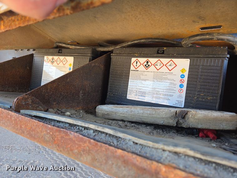 image for item DO1763 1981 Autocar winch truck