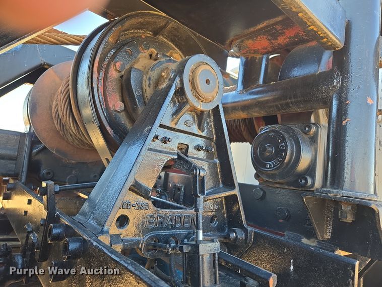 image for item DO1763 1981 Autocar winch truck