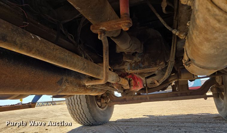 image for item DO1763 1981 Autocar winch truck