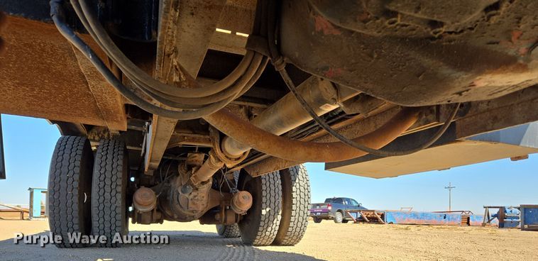 image for item DO1763 1981 Autocar winch truck