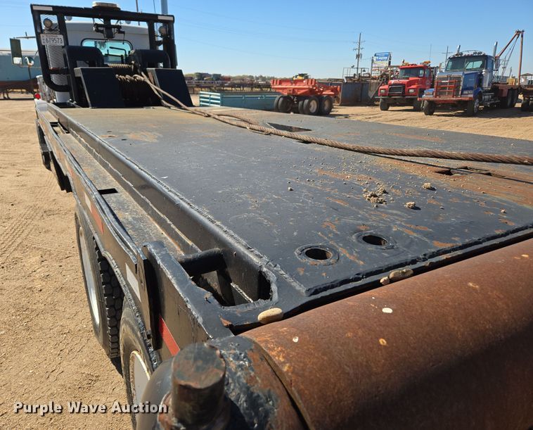 image for item DO1763 1981 Autocar winch truck