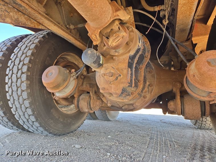 image for item DO1763 1981 Autocar winch truck