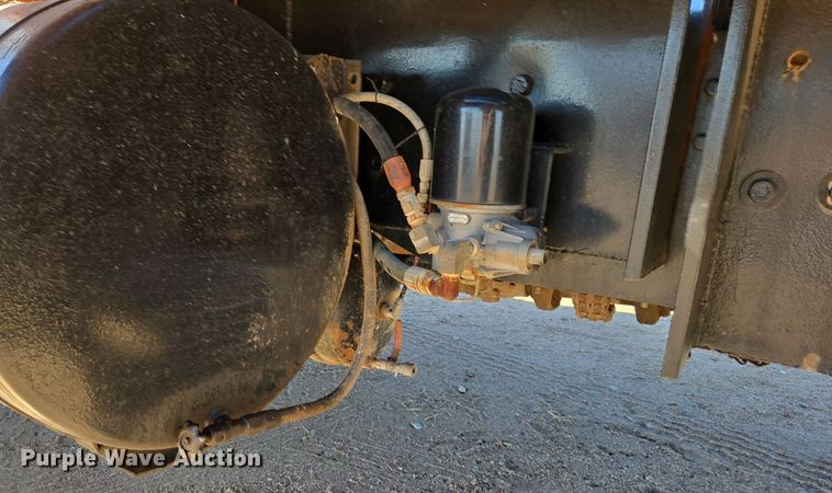 image for item DO1763 1981 Autocar winch truck