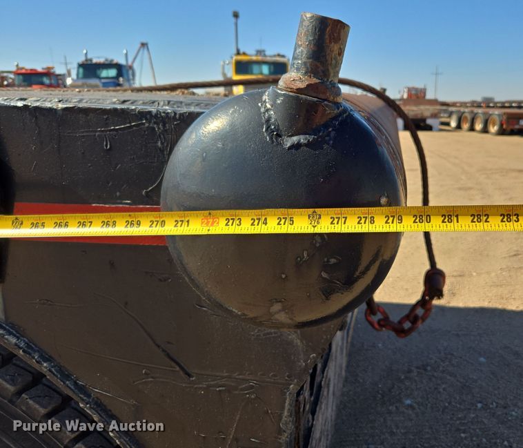 image for item DO1763 1981 Autocar winch truck